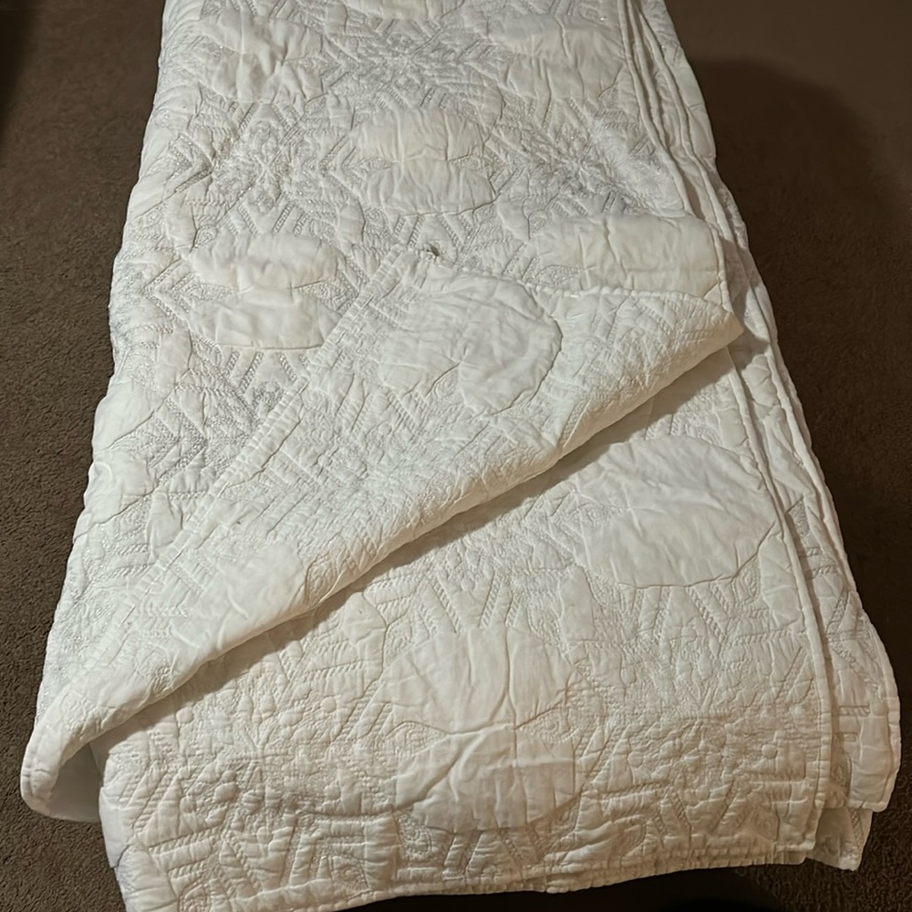 Pottery Barn King Quilt with 2 king shams. White with silver thread.